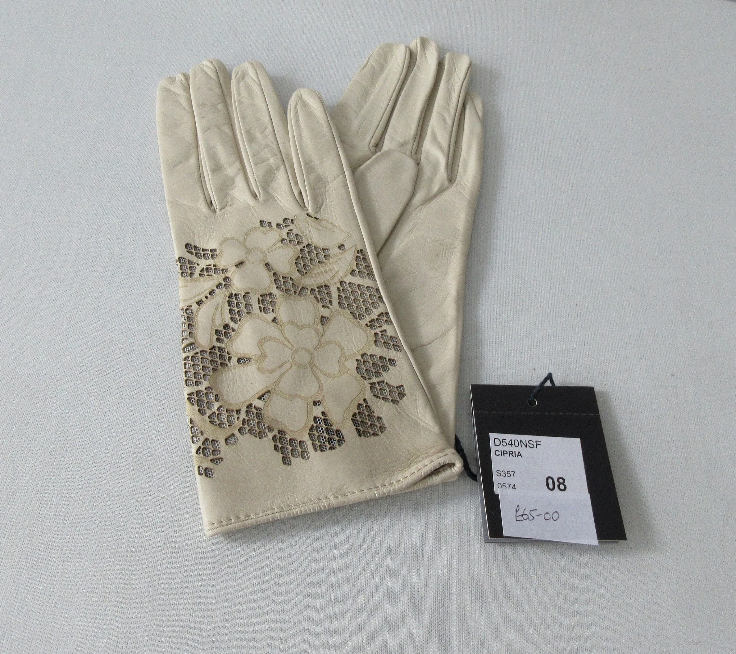 20G11 -Tan Floral Cutout Gloves