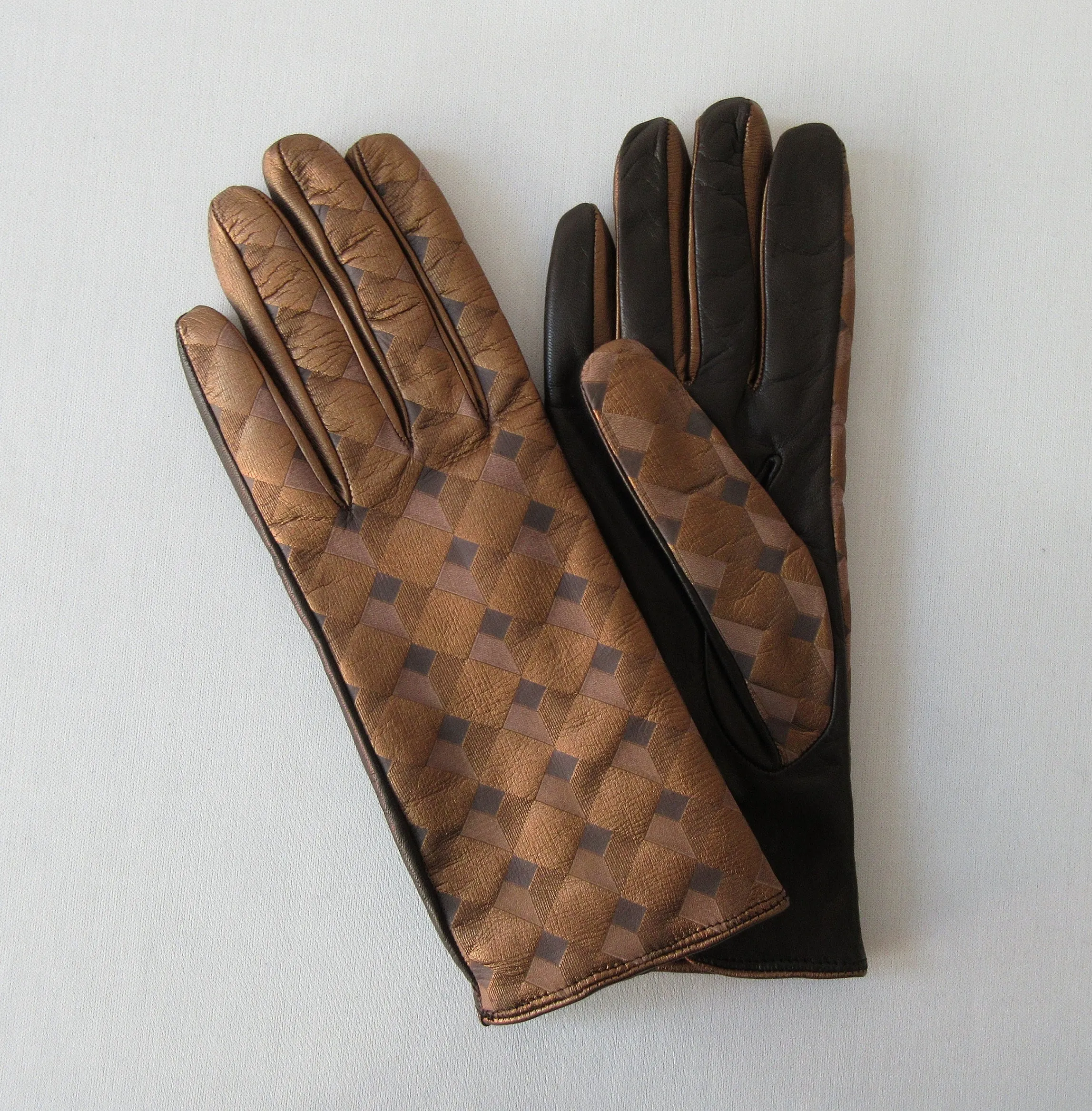 20G17 -Gala Gloves Brown Diamond Design