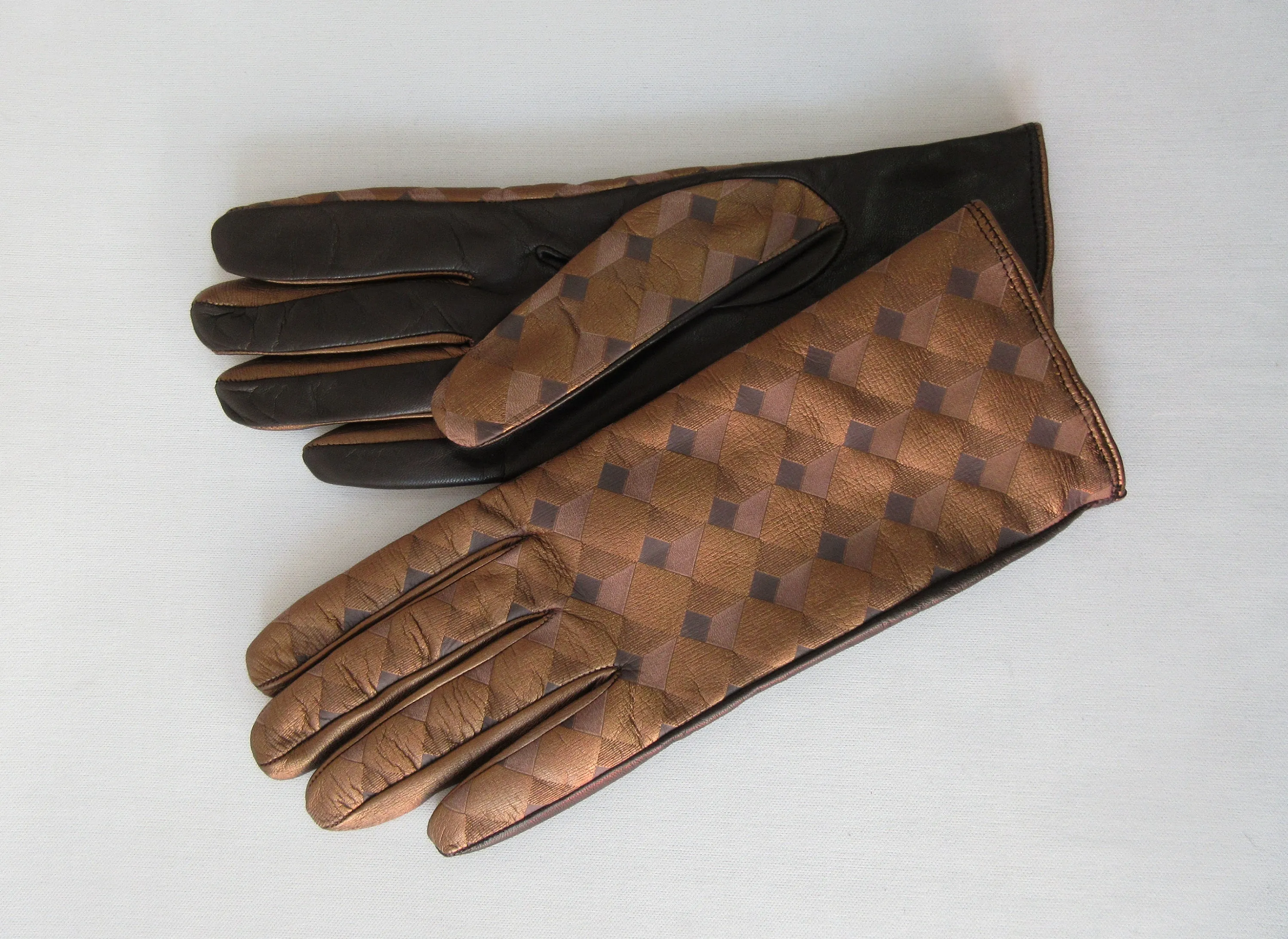 20G17 -Gala Gloves Brown Diamond Design