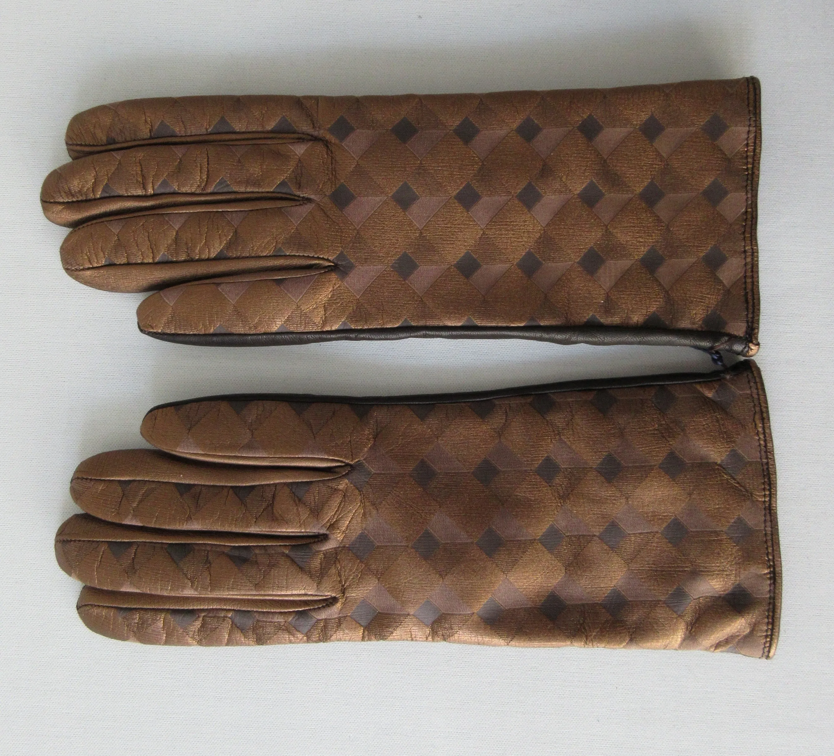 20G17 -Gala Gloves Brown Diamond Design