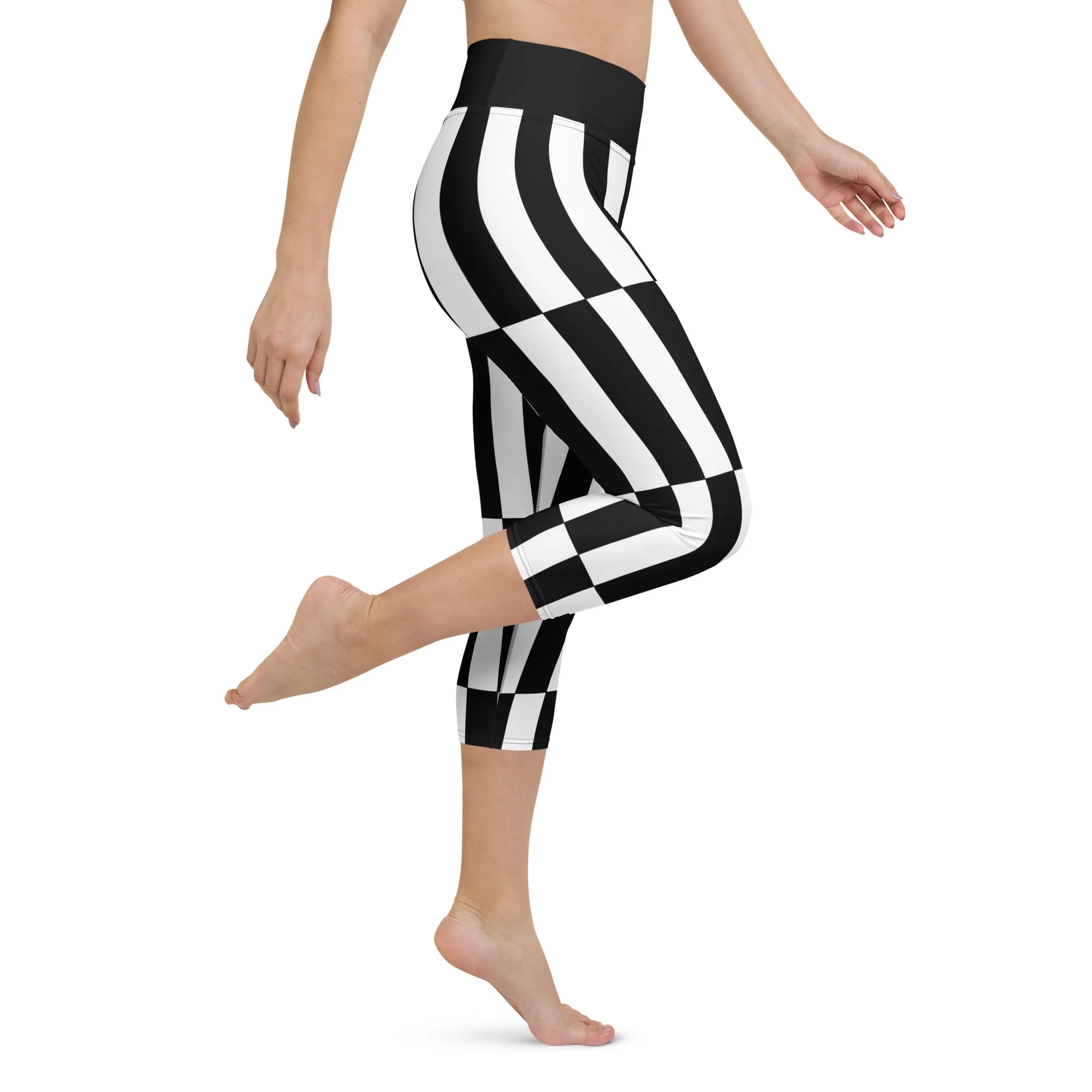 Black and White Optical Illusion Yoga Capris