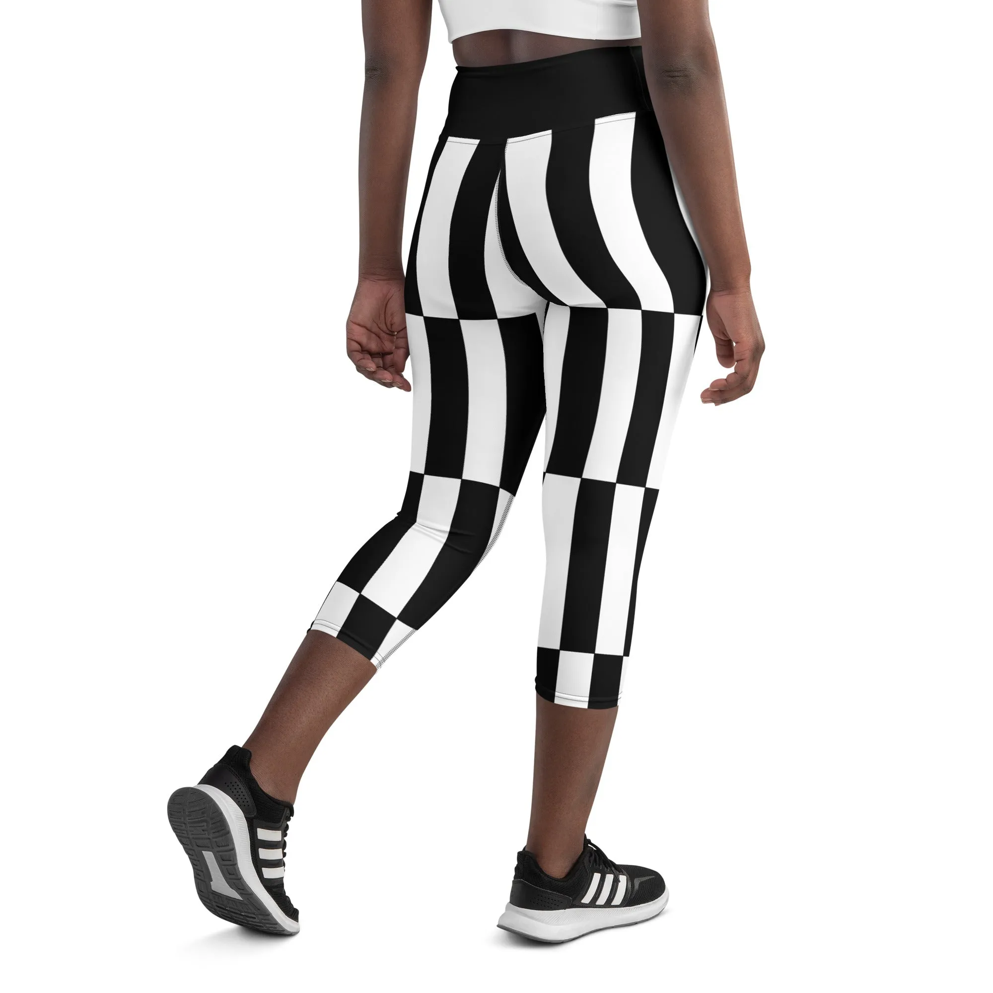 Black and White Optical Illusion Yoga Capris